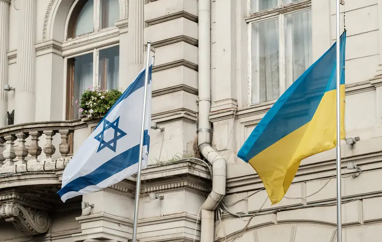 Війна між Ізраїлем та Іраном негативно вплине на Україну через зростання цін на зброю та нафту — експерт