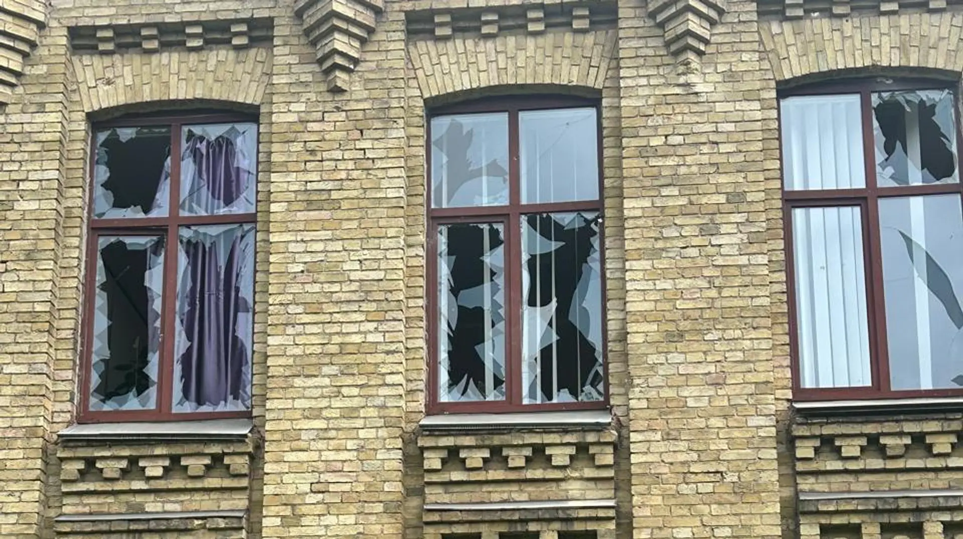 У Києві внаслідок атаки РФ постраждала історична будівля Київської політехніки