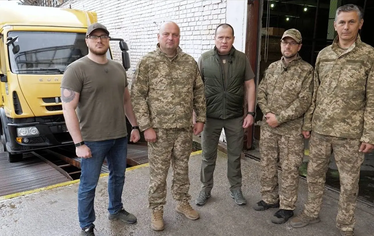 "Українська команда" передала вантажівку 67 бригаді на найгарячіший напрямок фронту, - Палатний