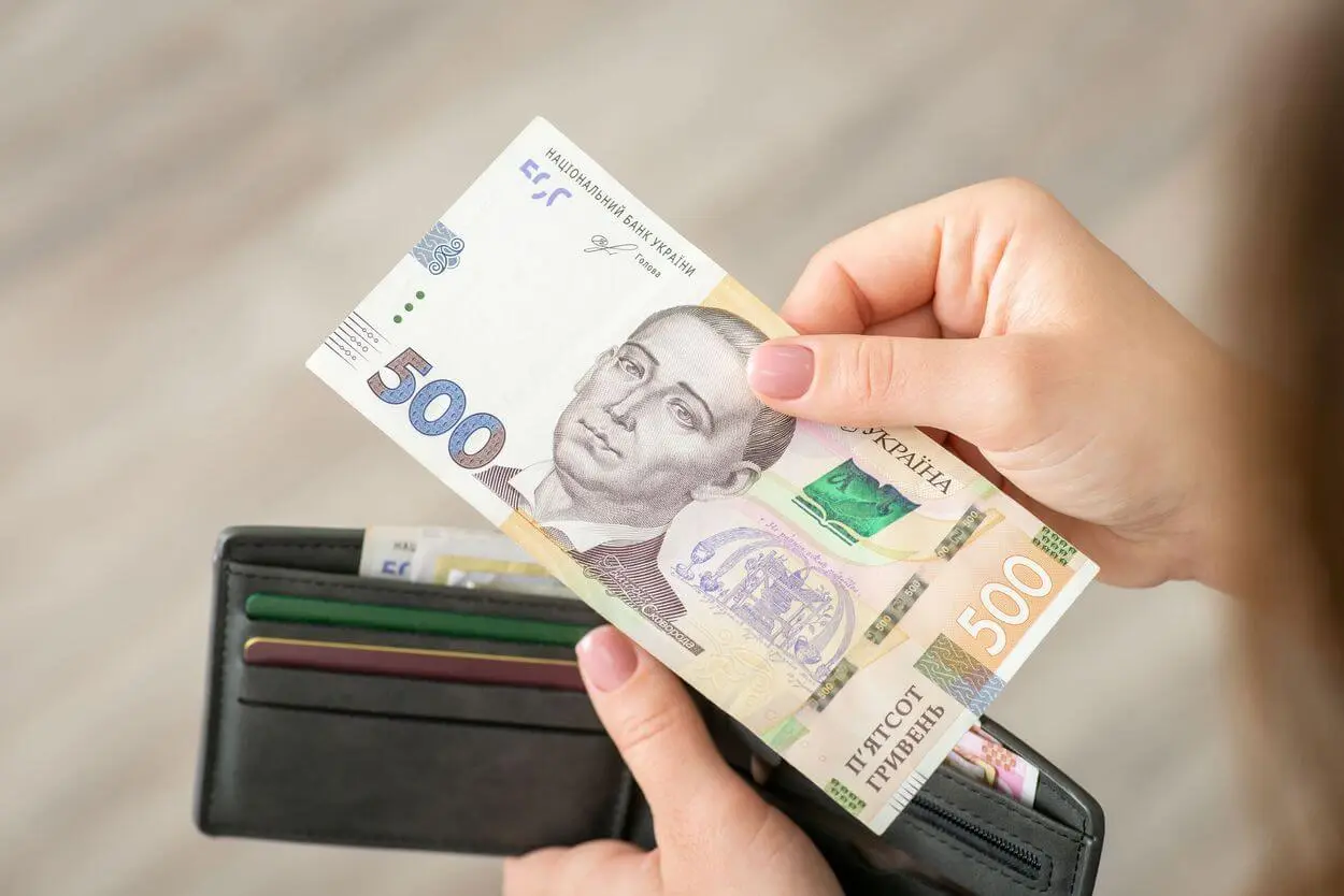 Ідентифікація для отримання пенсій та виплат: хто з українців має пройти у 2025 році