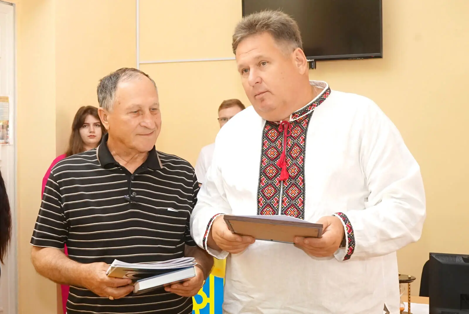 На захисті світла: у Дніпрі пройшов патріотичний захід з випускниками коледжу електрифікації
