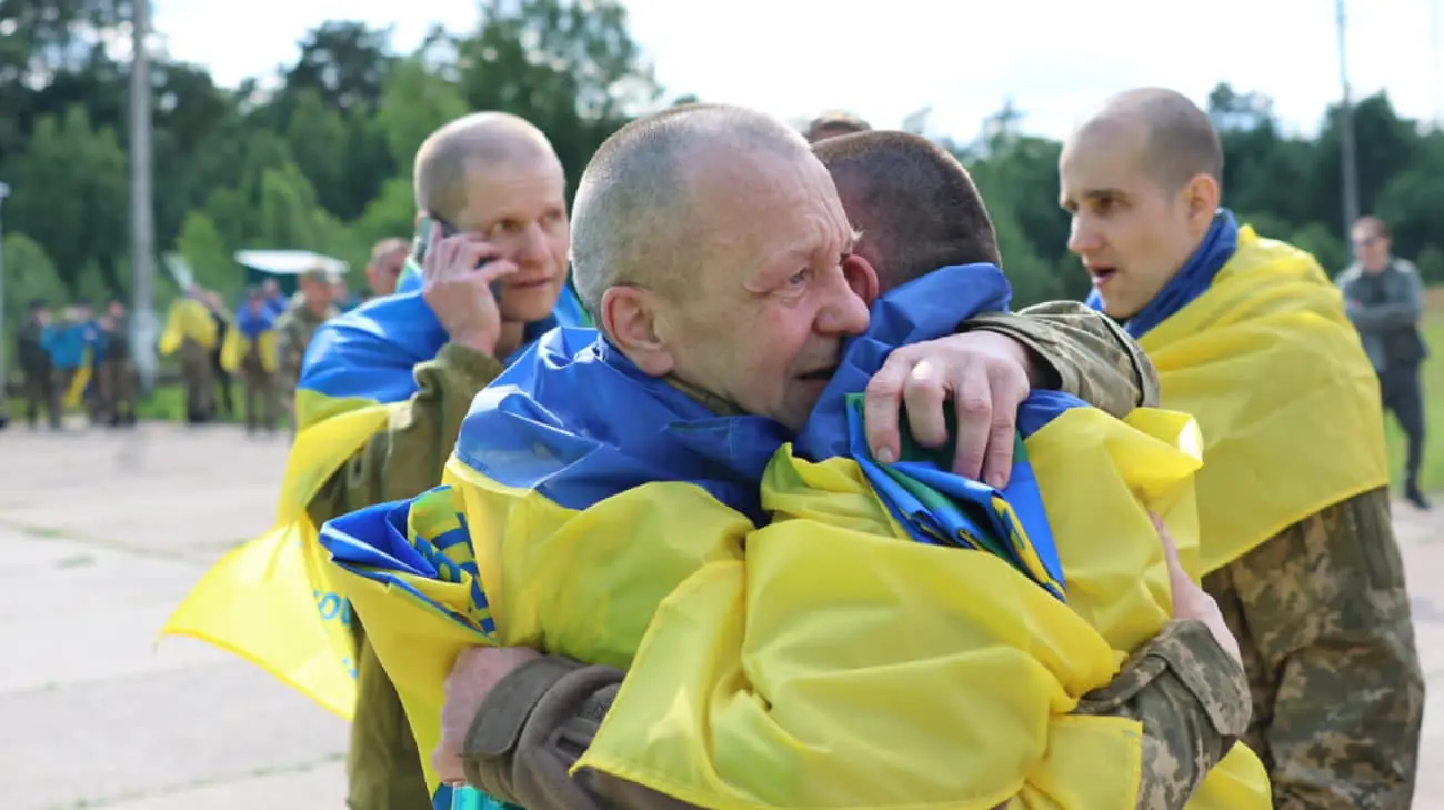 Новий етап великого обміну: Україна повернула ще одну групу оборонців, є офіцери
