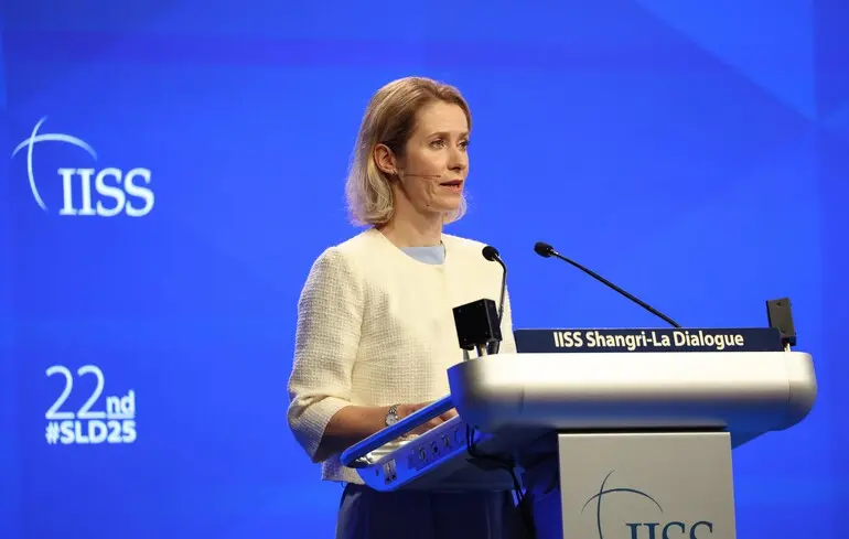 Європа вважає загрозу з боку Росії та Китаю "найбільшим викликом” для світу — Bloomberg