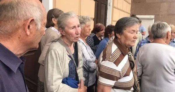 Дачники з Тернополя організували мітинг і вимагали відновити потяг до Ходорова