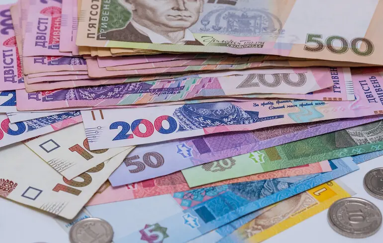 Випускники медичних вишів отримають виплату в 200 тисяч гривень — Шмигаль