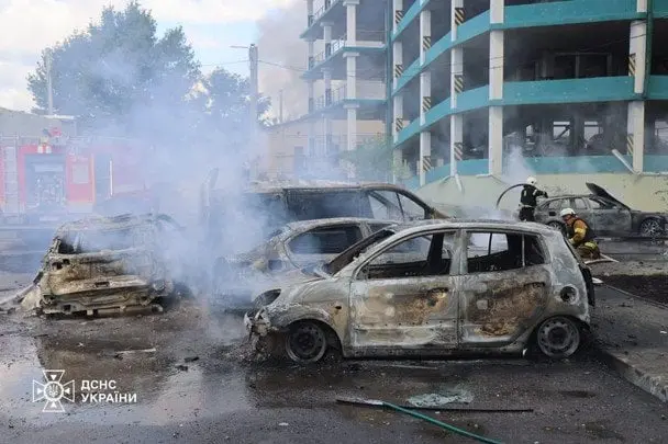 Ракетний удар по центру Харкова: кількість поранених зростає (фото)