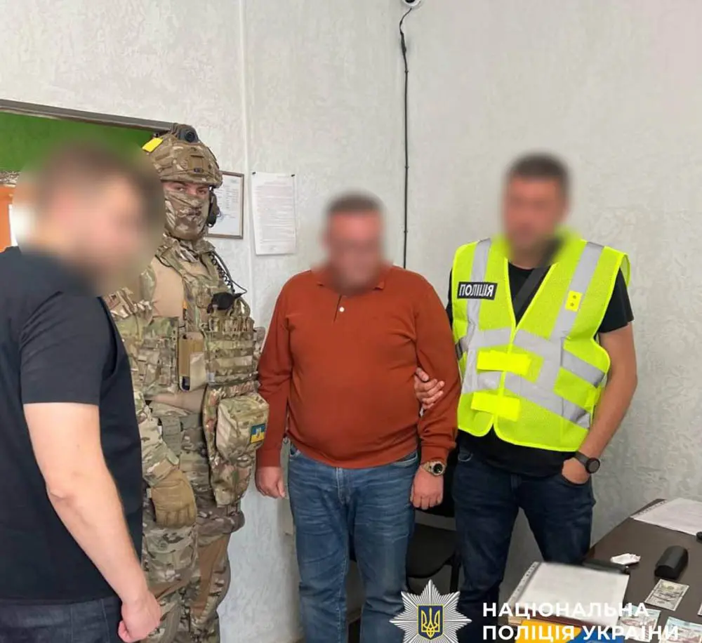На Харківщині поліцейські затримали на хабарі посадовця РТЦК та СП