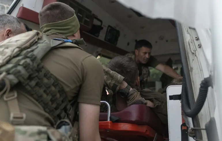 Поранених штурмовиків замість звільнення вивели поза штат: історія бійців ЗСУ, які вижили після пекла