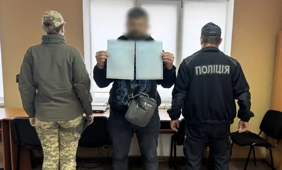 На Вінниччині прикордонники не випустили з України чоловіка з підробленими документами на двійнят