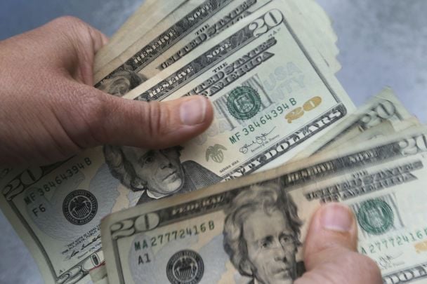 Курс валют на 19 травня: скільки коштуватимуть долар, євро і злотий