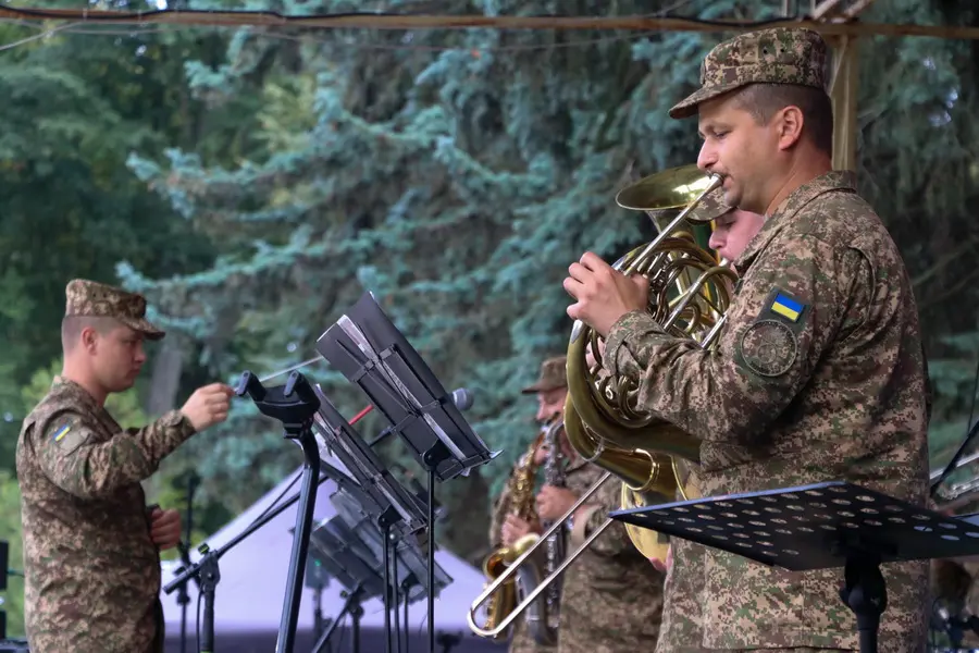 Вінницькі гвардійці дали концерт у День міста