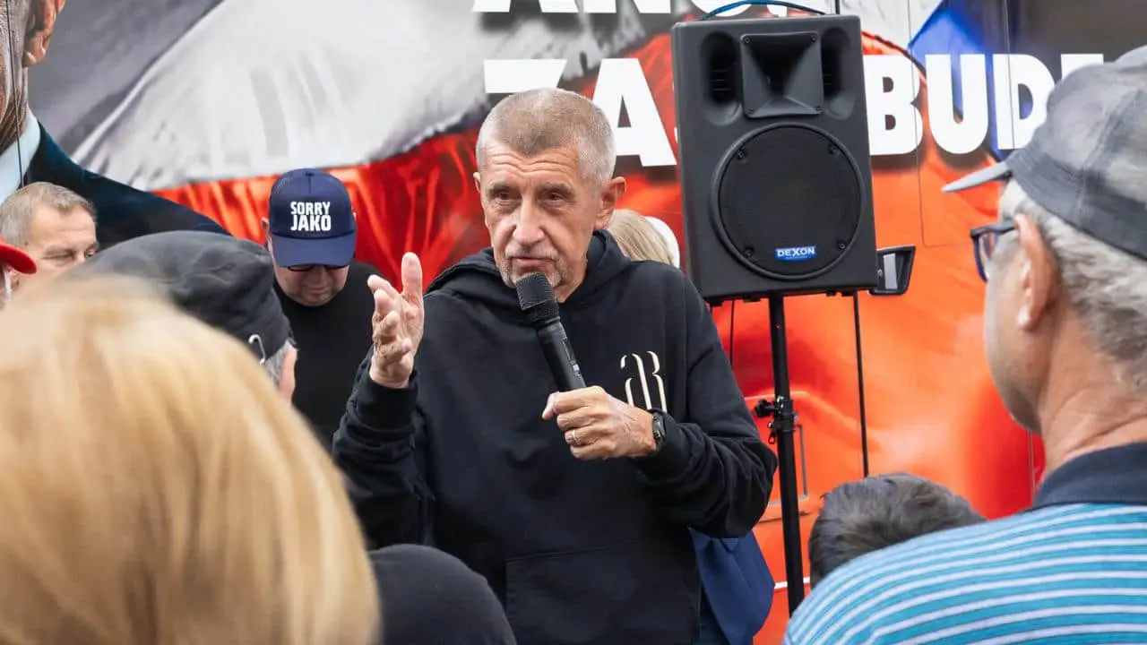 Напад на Андрея Бабіша під час мітингу в Чехії: затримано зловмисника