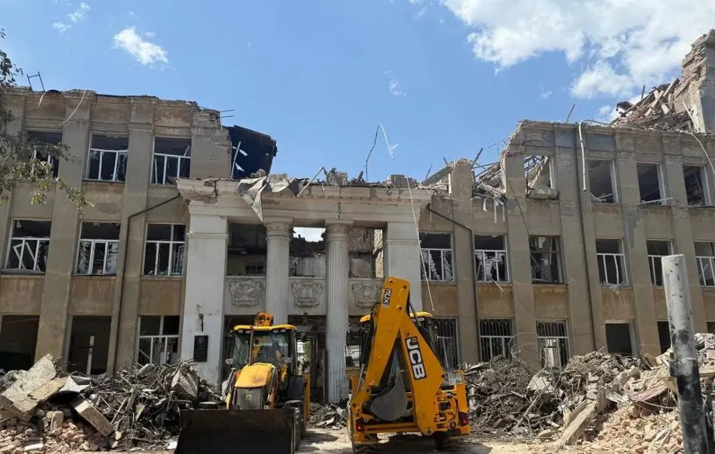16-річний школяр врятував друга з-під завалів після ракетного удару по ліцею у Білгороді-Днесровському