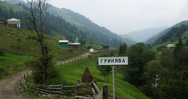 Тисяча людей залишилися без сполучення через підтоплення на Прикарпатті