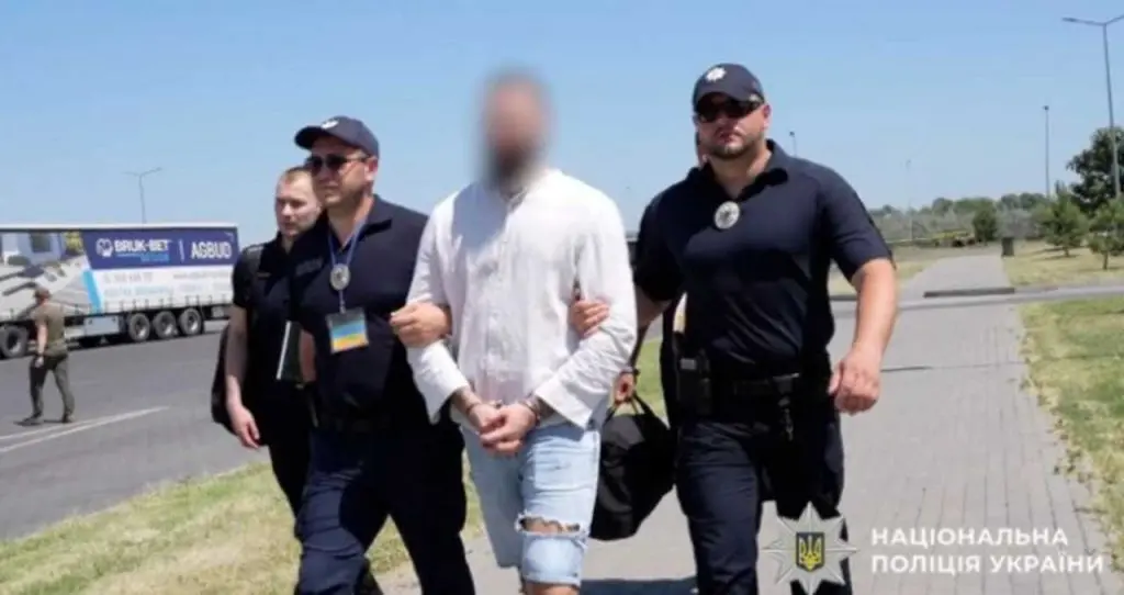 На Одещину з Румунії екстрадували організатора злочинного угруповання (відео)