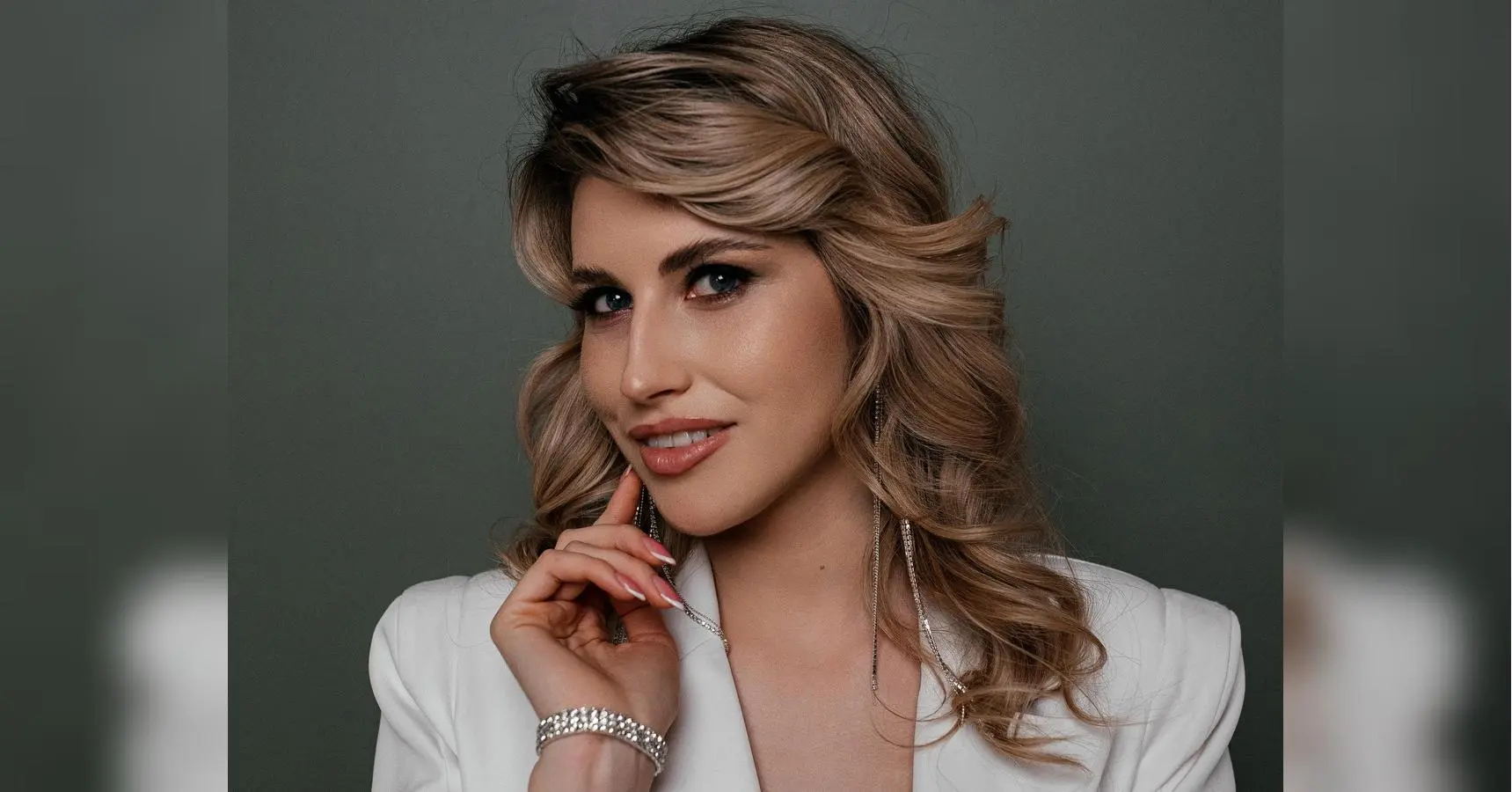 «Я бачила у вікно, як збили ракету — все навколо було помаранчеве»: співачка про те, як війна змінила її життя та українську музику