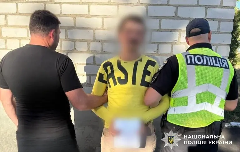Поранив поліцейських під час перевірки документів: у Кіровоградській області затримали стрільця