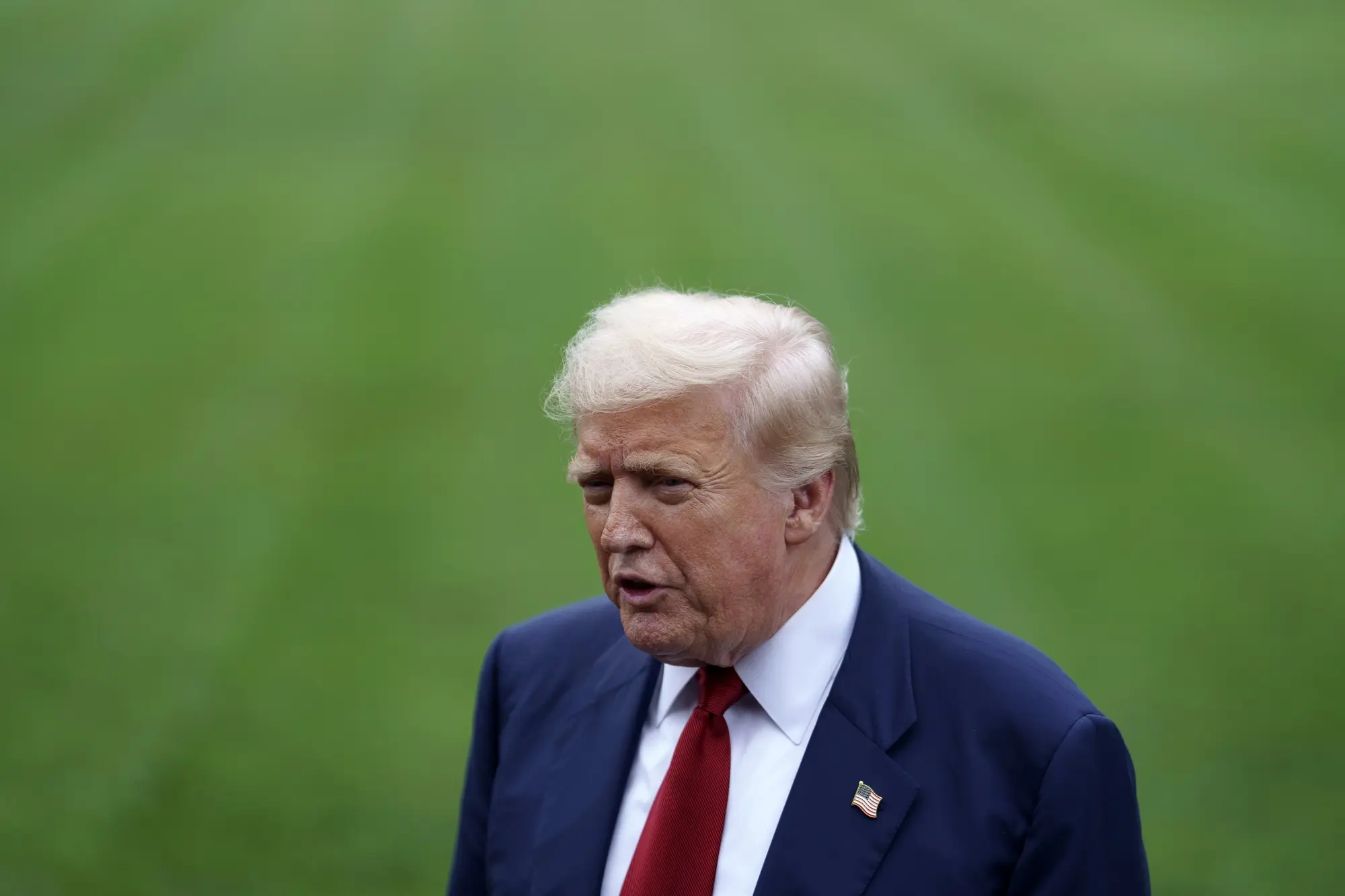 Трамп заявил, что ядерные субмарины "ближе к России"