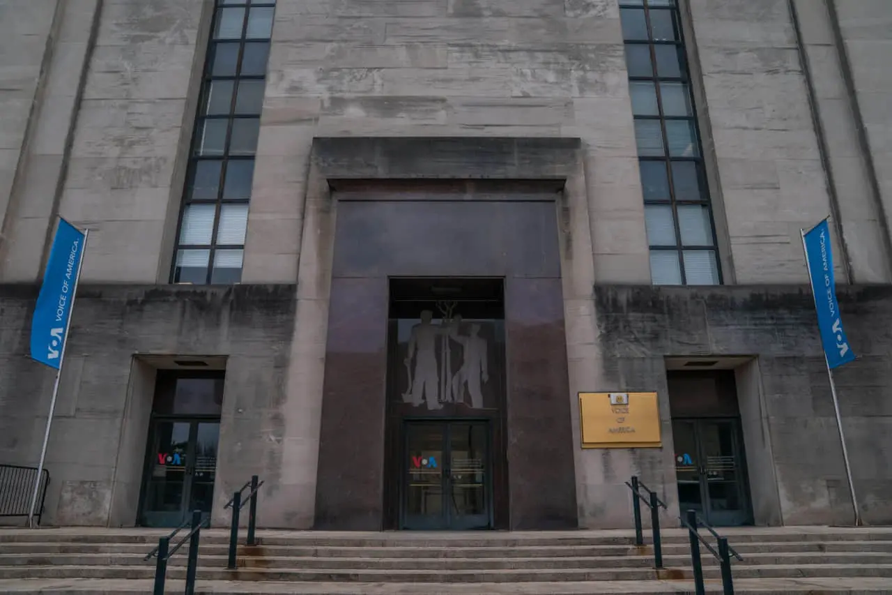 Понад 600 працівників "Голосу Америки" отримали повідомлення про звільнення