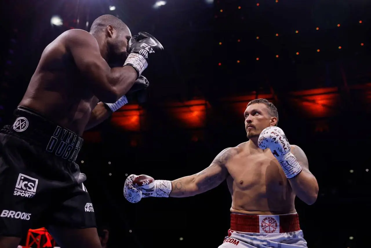 Усик нокаутував Дюбуа і вдруге став абсолютним чемпіоном світу