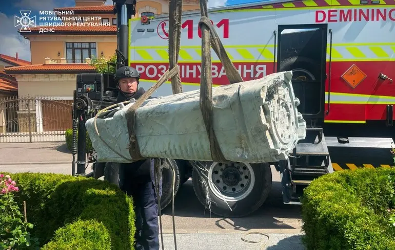 У Києві знешкодили бойову частину ракети Х-69, яка впала біля житлового будинку