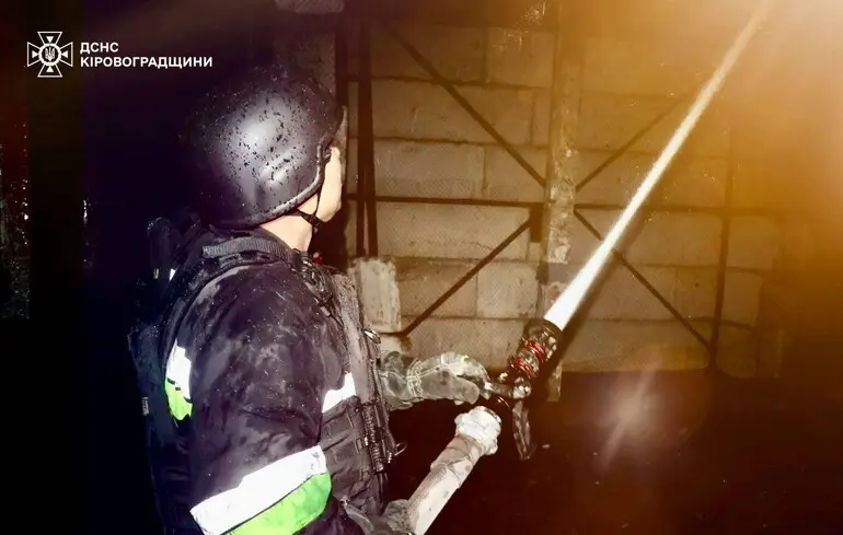 Масована атака РФ по Кіровоградщині: Кропивницький і десятки сіл частково без світла, перебої в русі поїздів