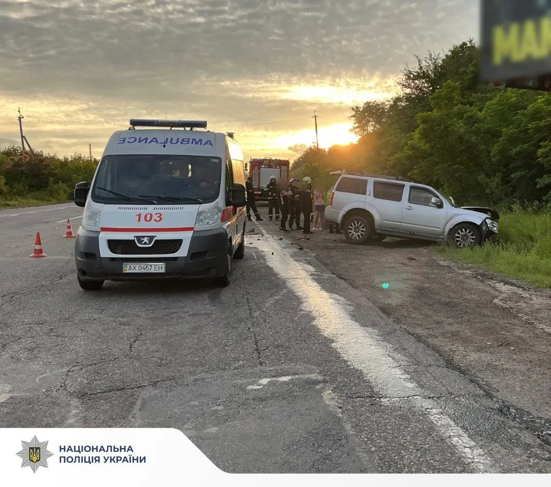 Четверо людей та однорічна дитина постраждали в ДТП під Харковом