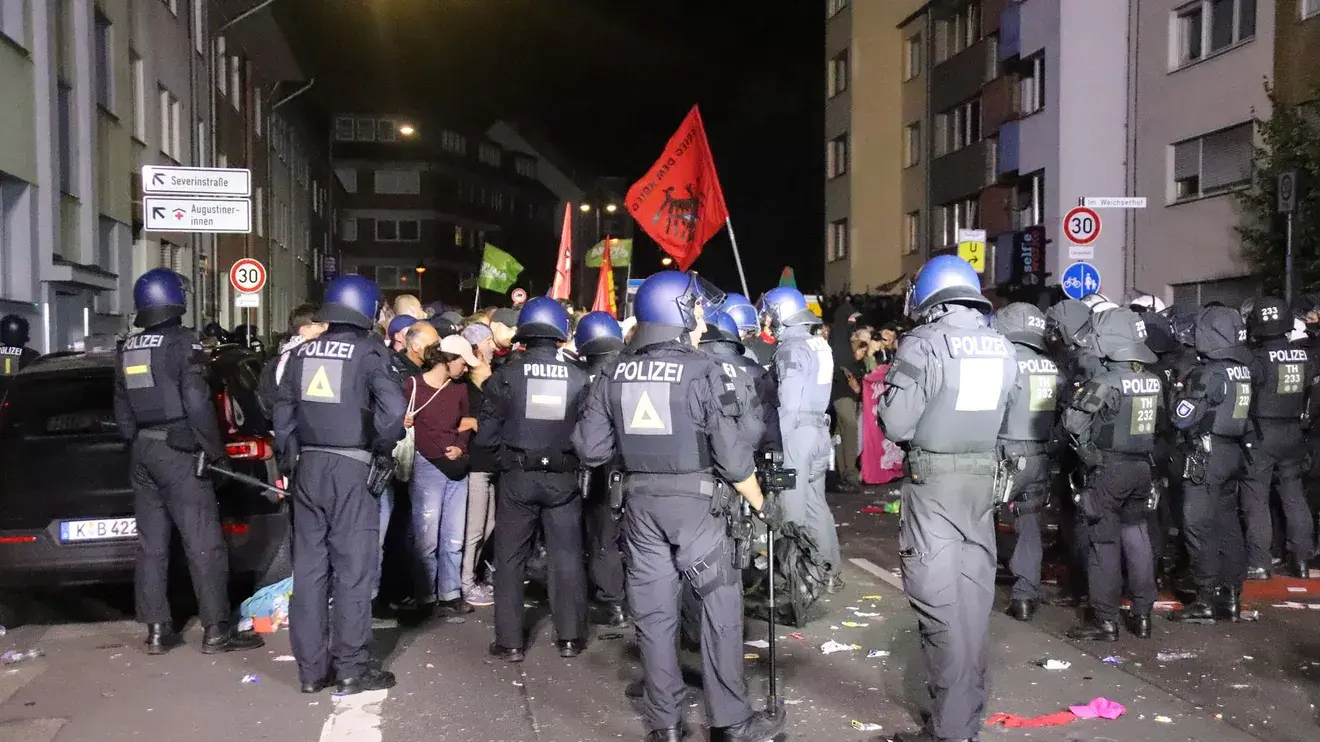 У Німеччині учасники антивоєнного маршу побилися з поліцією, є постраждалі