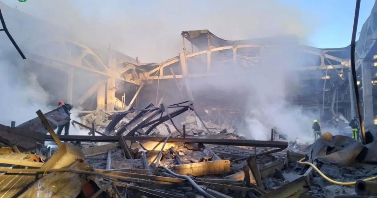 Росіяни обстріляли підприємство на Харківщині, постраждали троє працівників 