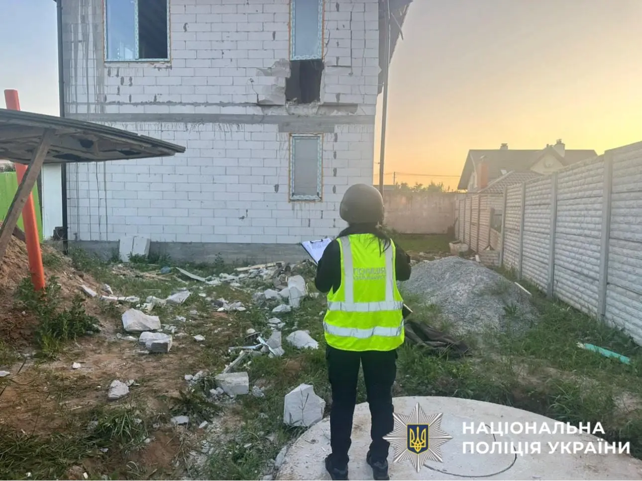 Удар ворожих БпЛА по Київщині: постраждала жінка, пошкоджені будинки (фото)