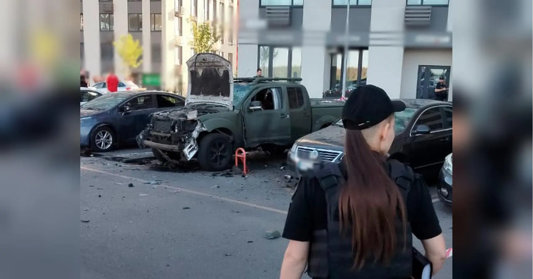 Вибухівка під автомобілем у Києві: постраждав військовослужбовець