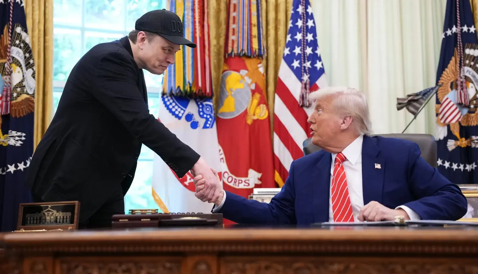 Трамп не планує миритися з Маском та пригрозив наслідками, якщо той підтримає демократів