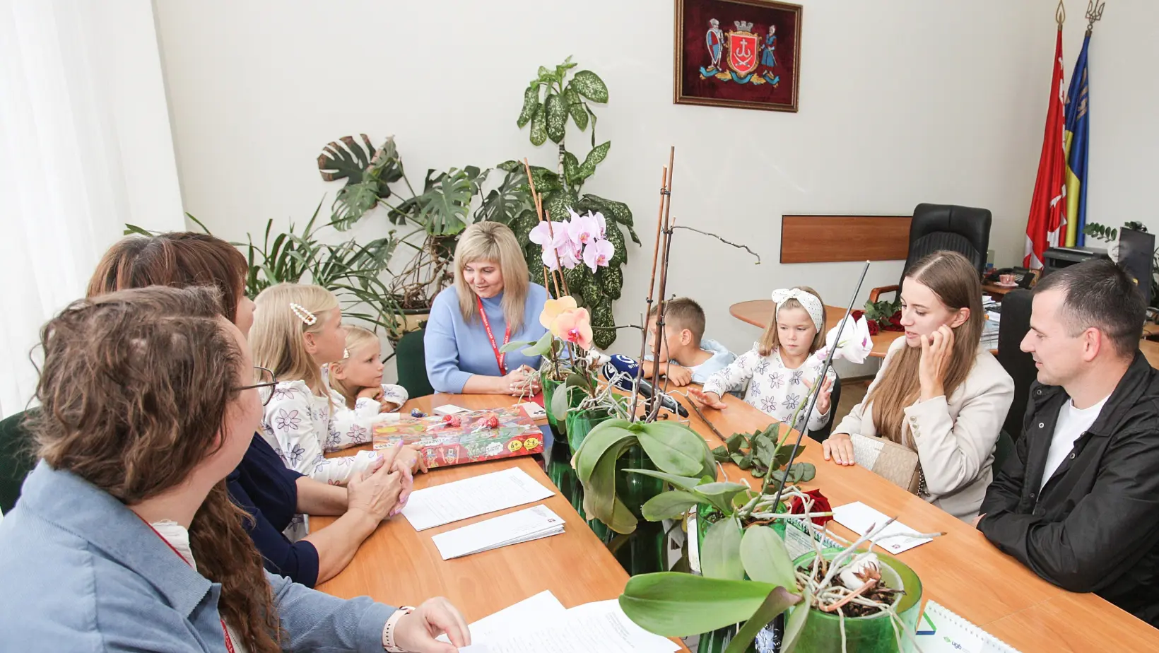 У Вінниці вісім родин отримали матеріальну підтримку до Дня усиновлення