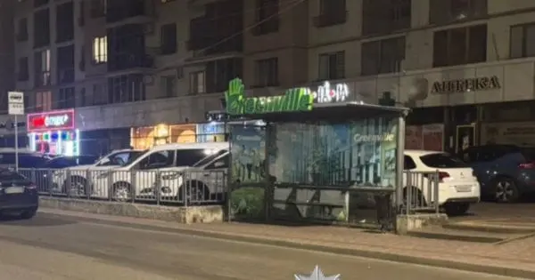 84-річна львівʼянка впала на дорогу під час посадки в маршрутку