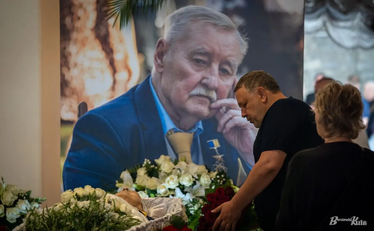 Тиша після великої музики: у Києві попрощалися з легендарним композитором Ігорем Покладом. ФОТО