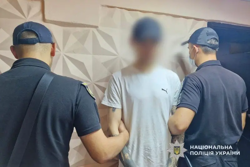 У Кам'янському 25-річний чоловік взяв телефон у знайомого та втік з ним