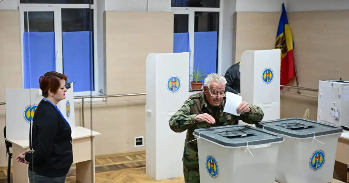 Вибори в Молдові, БпЛА тероризують Європу, новий конфлікт із Орбаном: все за вихідні