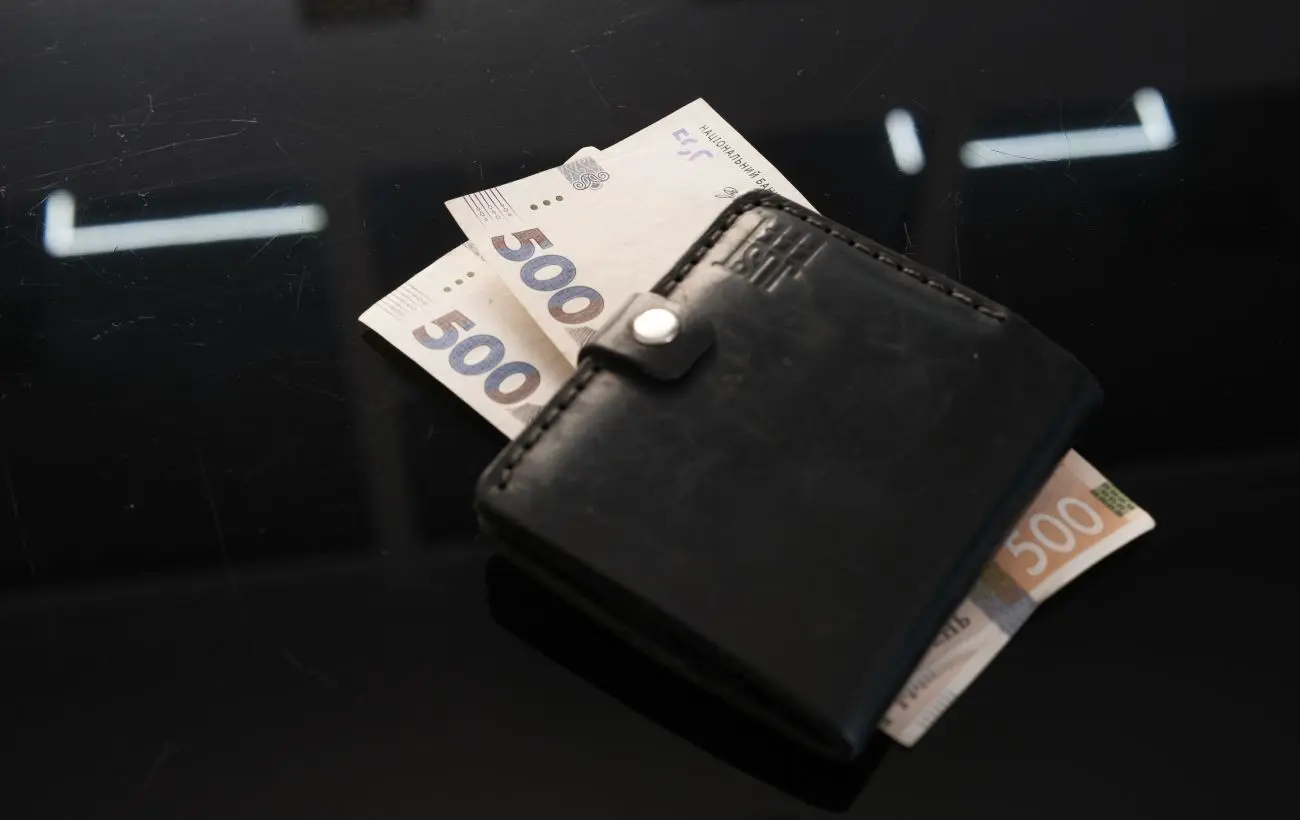 Зарплата для розрахунку пенсій в Україні впала ще на 640 гривень