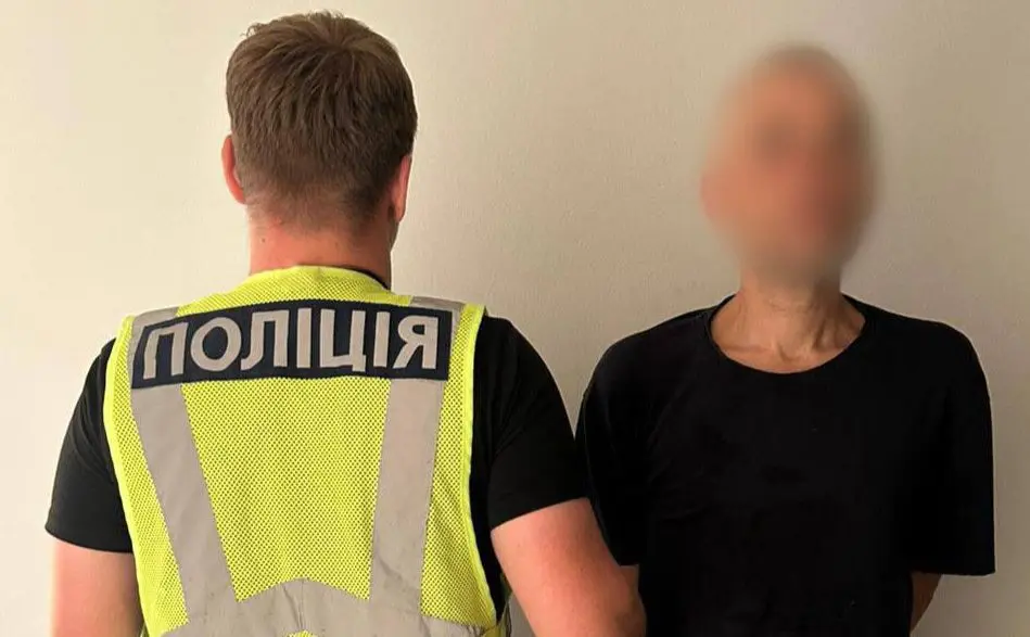 Обікрав пенсіонерку в Києві: рецидивісту загрожує 10 років