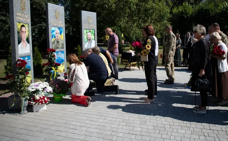 На Вінниччині на честь загиблих медиків відкрили Алею пам’яті