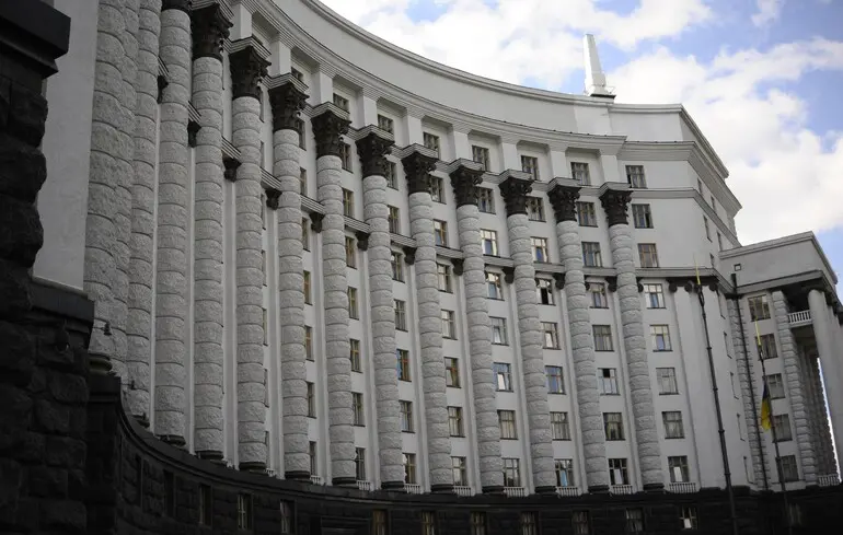 Кабмін звільнив мовного омбудсмена Кременя та прийняв ще низку кадрових рішень