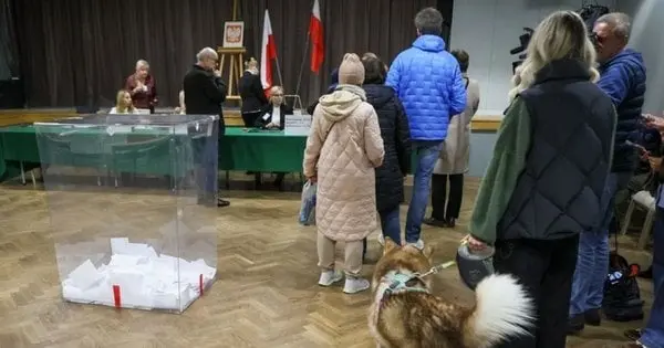 У Польщі розпочався другий тур президентських виборів