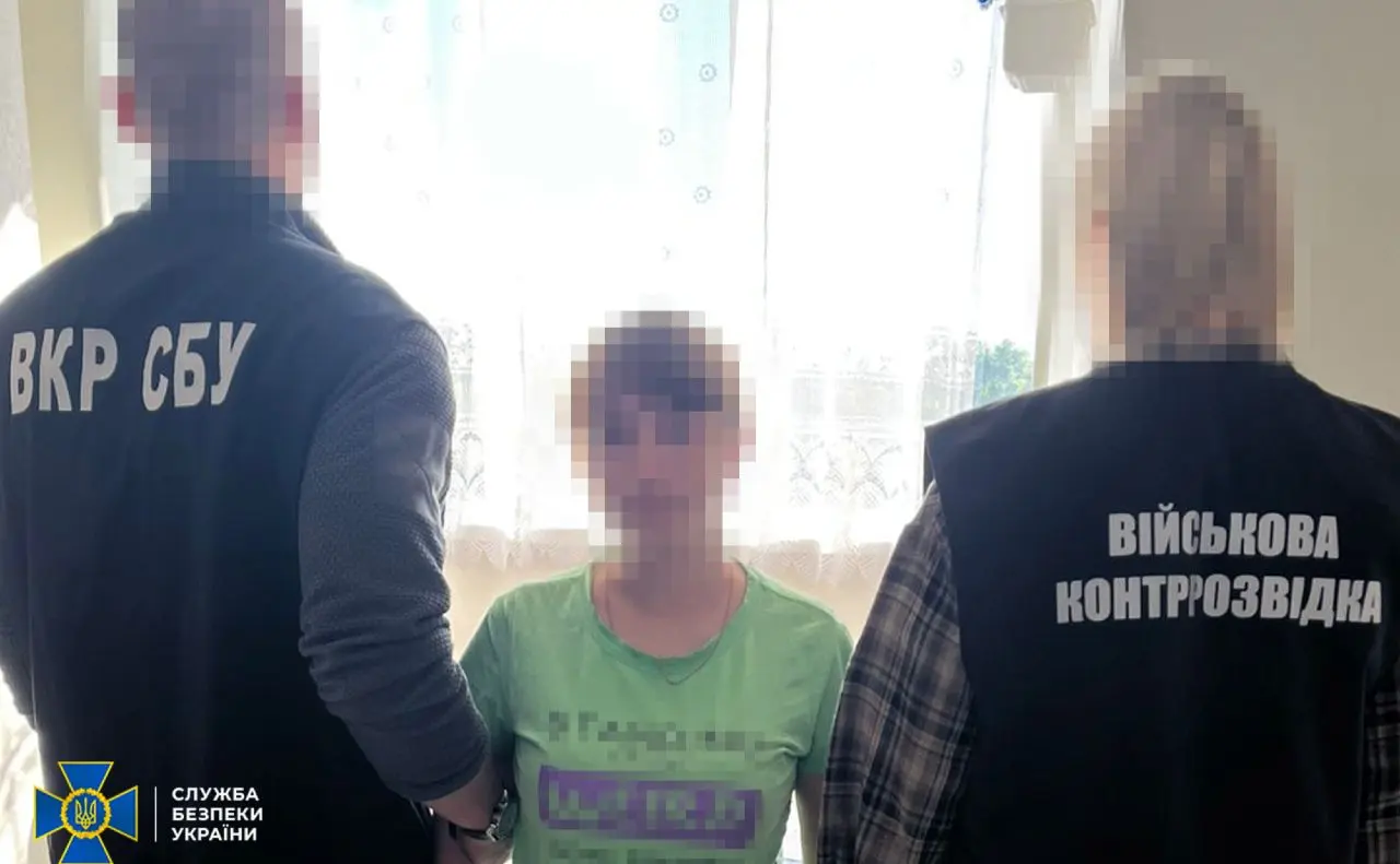 Завербована росіянами жінка передавала координати аеродромів на Київщині