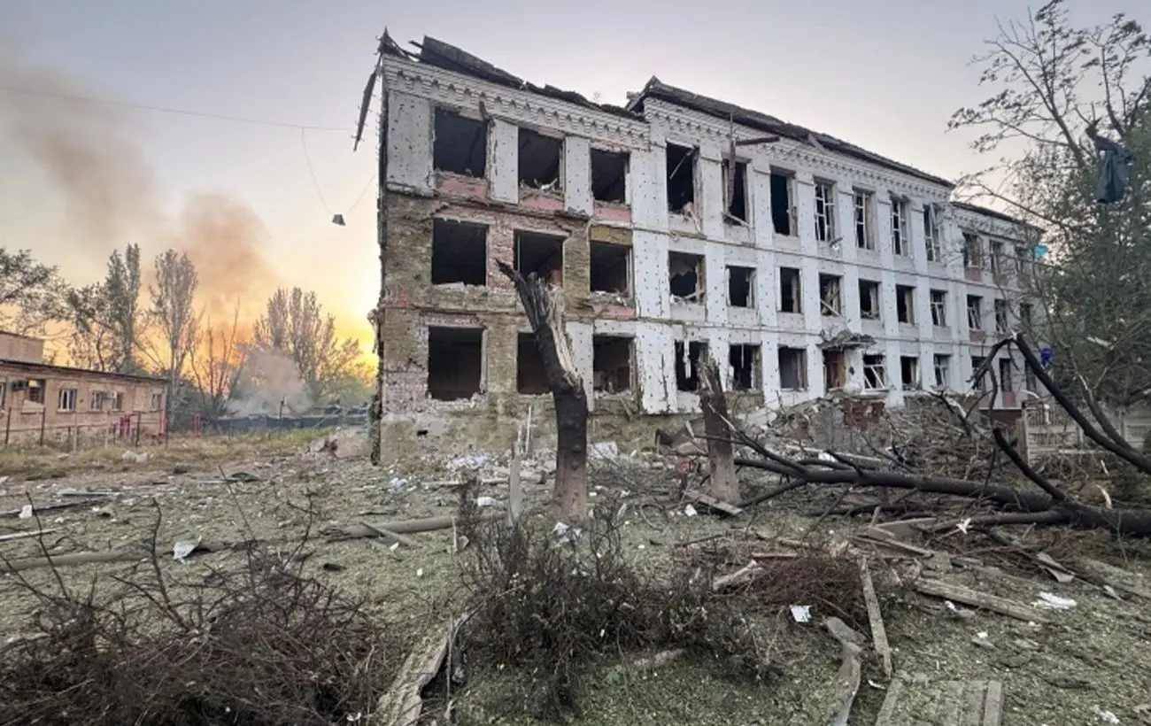 РФ скинула ФАБи на багатоповерхівки у Констянтинівці: людей шукають під завалами