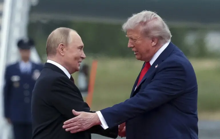 Театр на Алясці: Трамп і Путін ставлять під загрозу Україну та Європу — Bloomberg