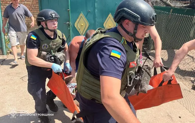 Росія завдала ударів по житловому сектору у Дніпропетровській області: є постраждалі