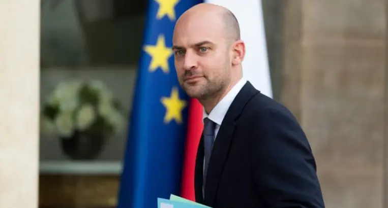 Глава МЗС Франції натякнув на "вирішальну роль" Парижа у погодженні нових санкцій ЄС