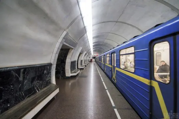 У Києві частково не працює метро через атаку РФ: що відомо