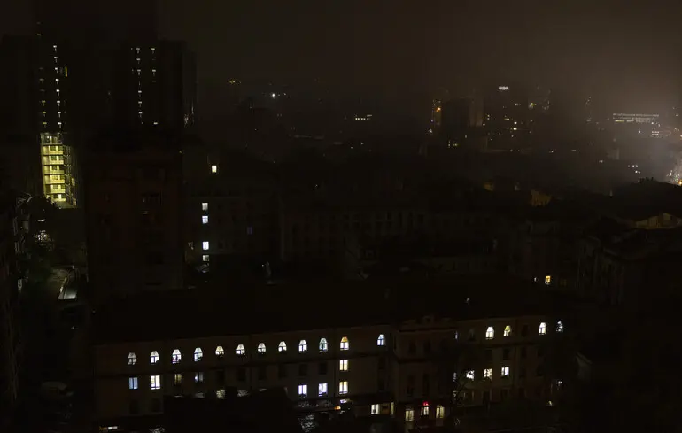 На Чернігівщині погіршилась ситуація з електропостачанням, введено додаткові відключення світла