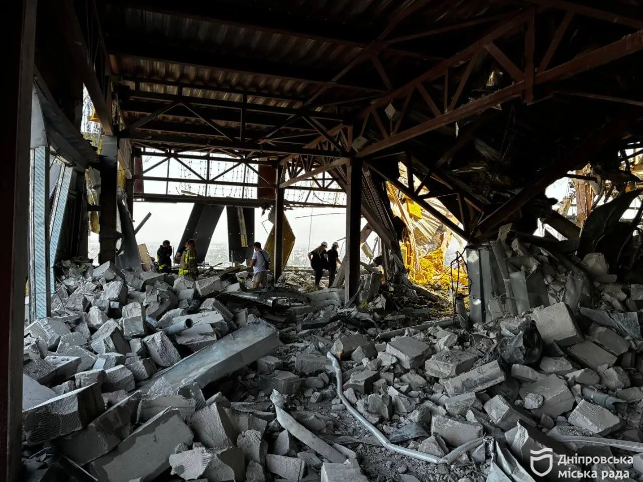 У Дніпрі через ворожий обстріл 26 липня пошкоджено будинки комунальної власності та ОСББ: куди звертатися по допомогу